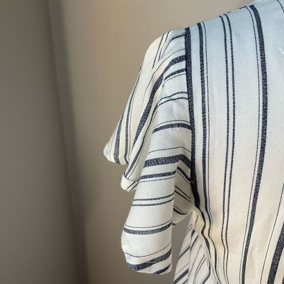 Sim and Sam NWT Tie Waist Flutter Sleeve Button Up, Large. Ivory, Navy coastal - Picture 12 of 16
